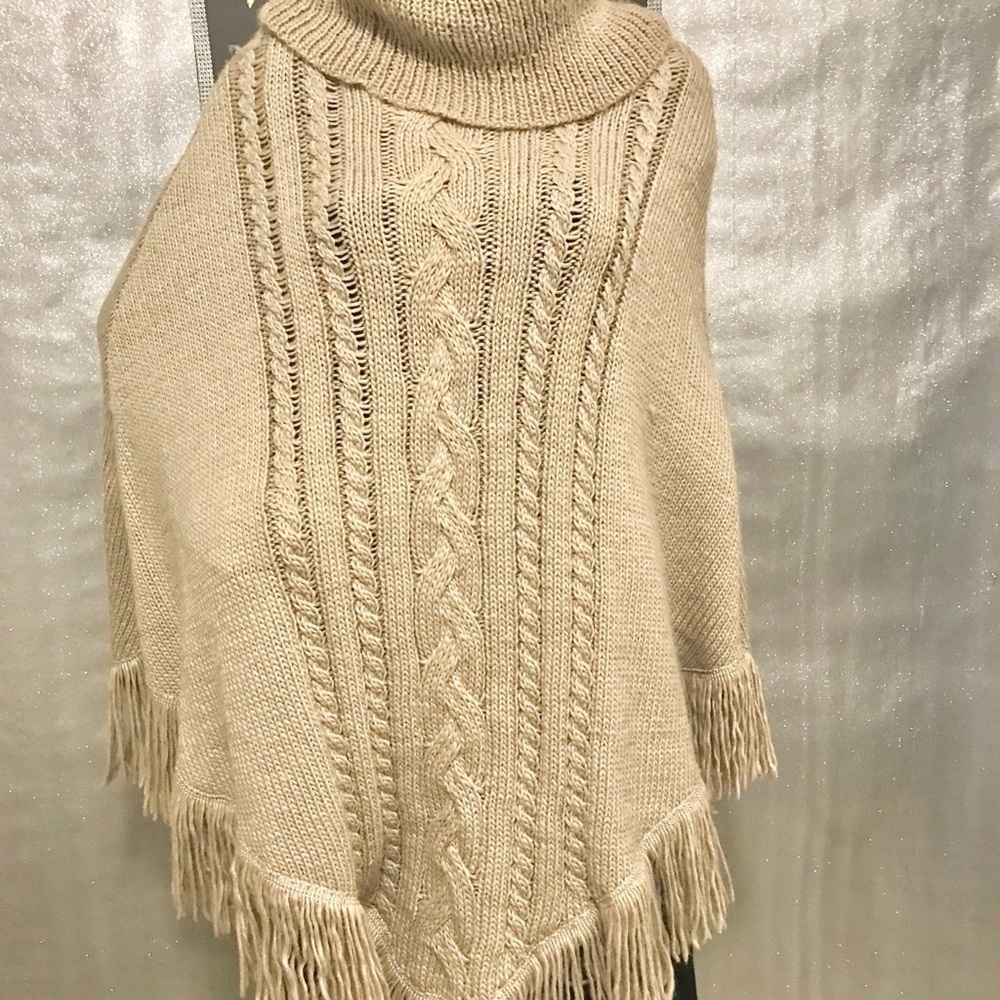 Torrid poncho - Picture 7 of 8